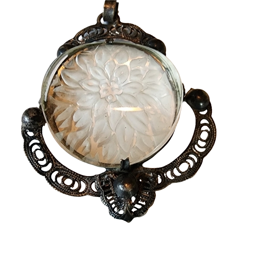 Lalique type antique reverse carved flower  floral scarf clip filigree a… - Picture 9 of 12